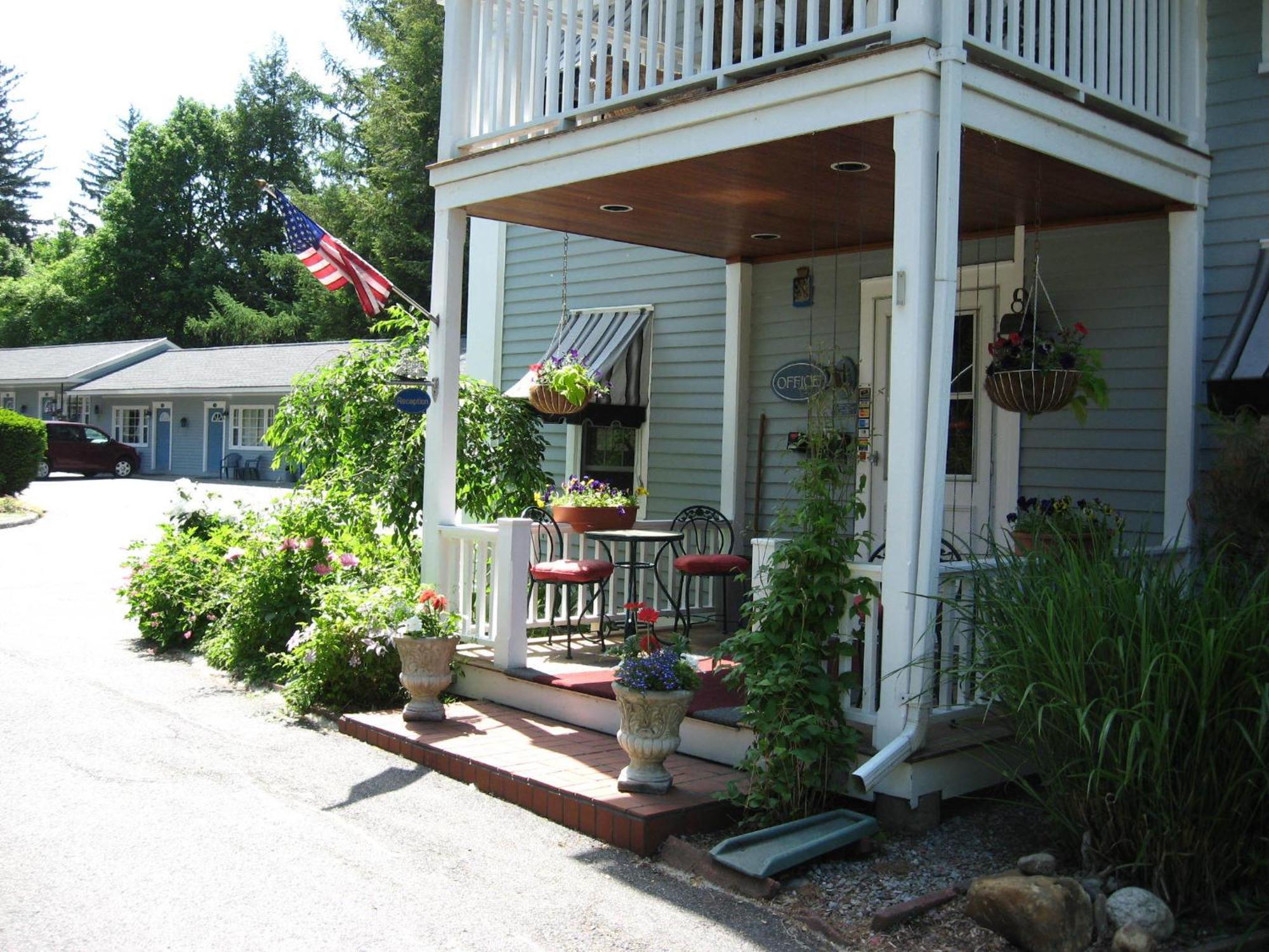Maple Terrace Motel Williamstown Exterior foto